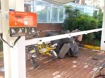 郑州昌原小区电动车充电桩配合停车棚安装案例